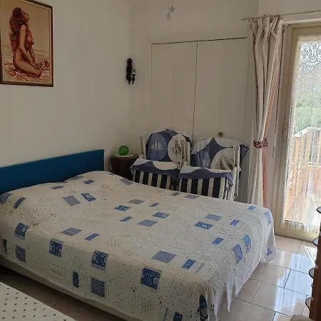 Appartement 2 Pieces , Climatise, Avec Piscine Agreable Dans La
